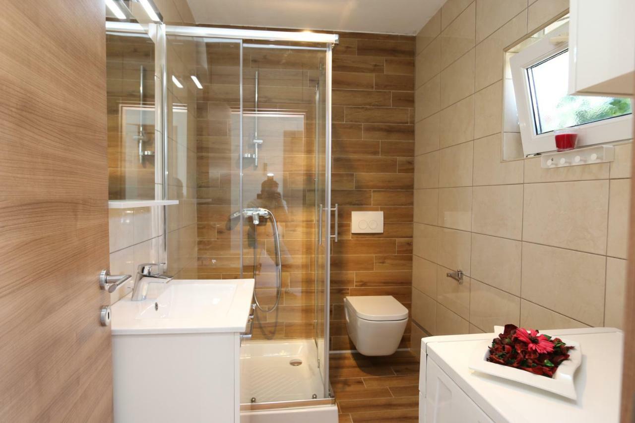 Apartman Ema Malinska Bagian luar foto